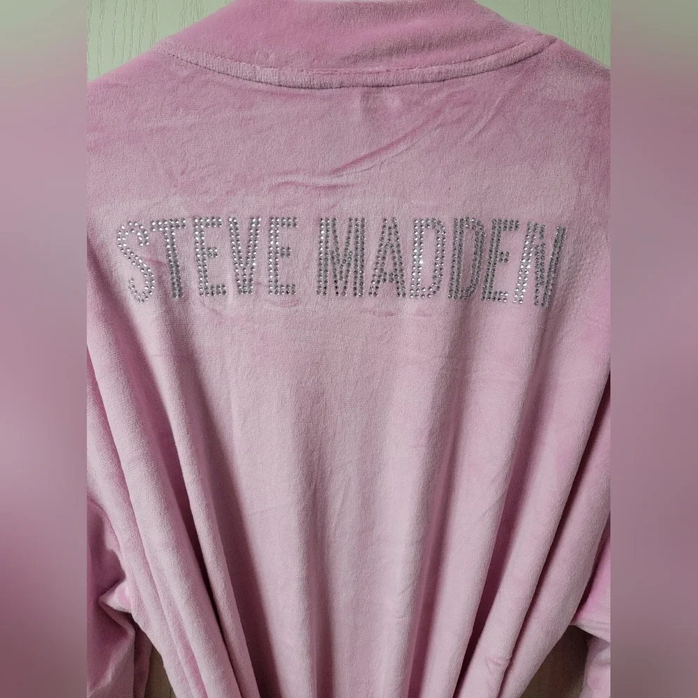 Steve Madden Pink Cozy Robe with Long Sleeves | Size: L/XL - Picture 3 of 7